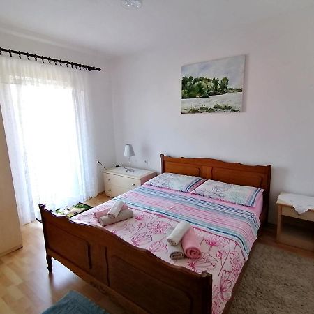 Apartman Canaki Splitska Εξωτερικό φωτογραφία