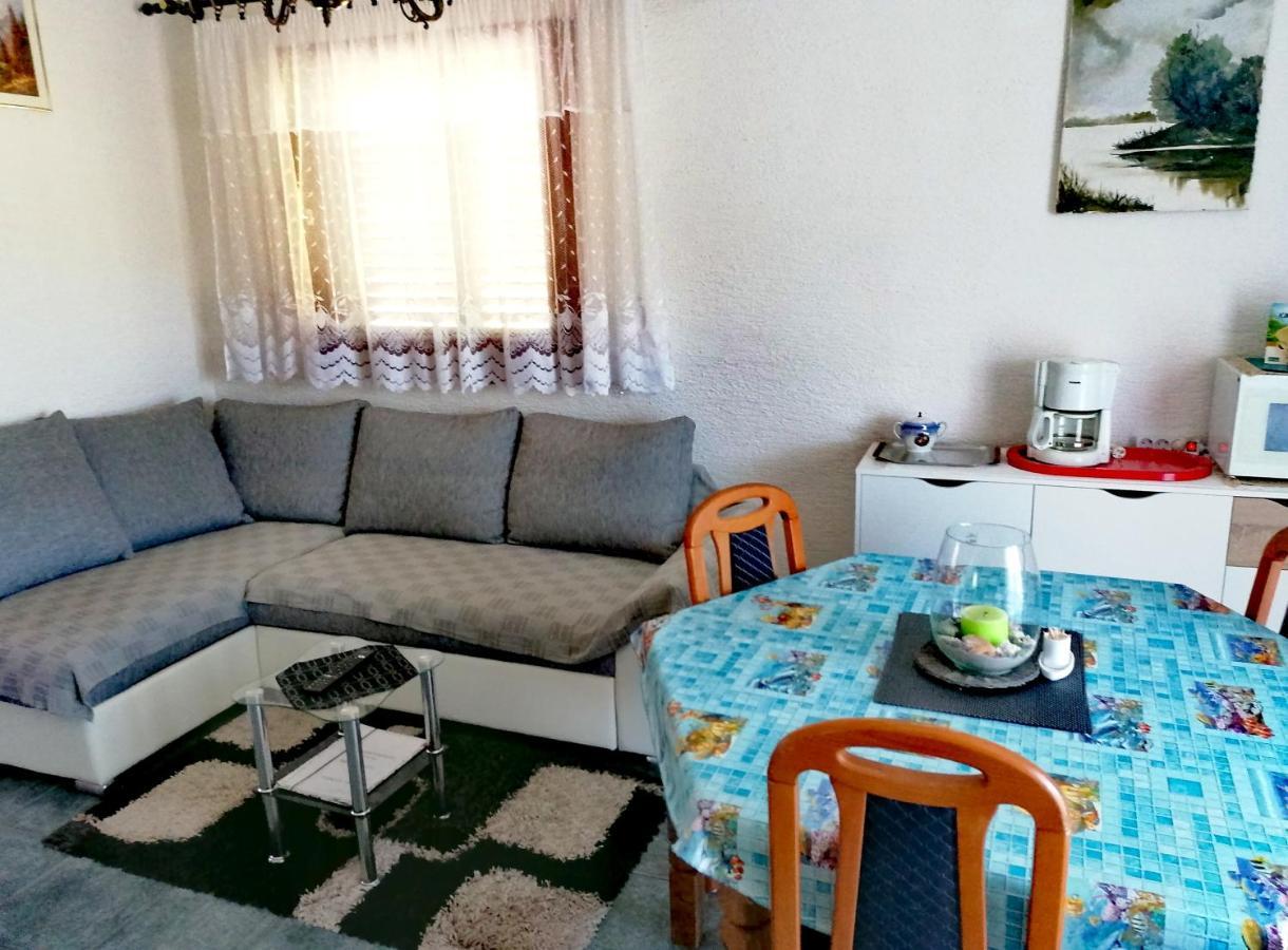 Apartman Canaki Splitska Εξωτερικό φωτογραφία