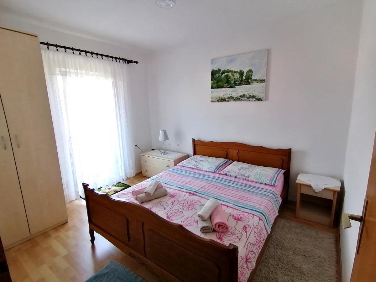Apartman Canaki Splitska Εξωτερικό φωτογραφία