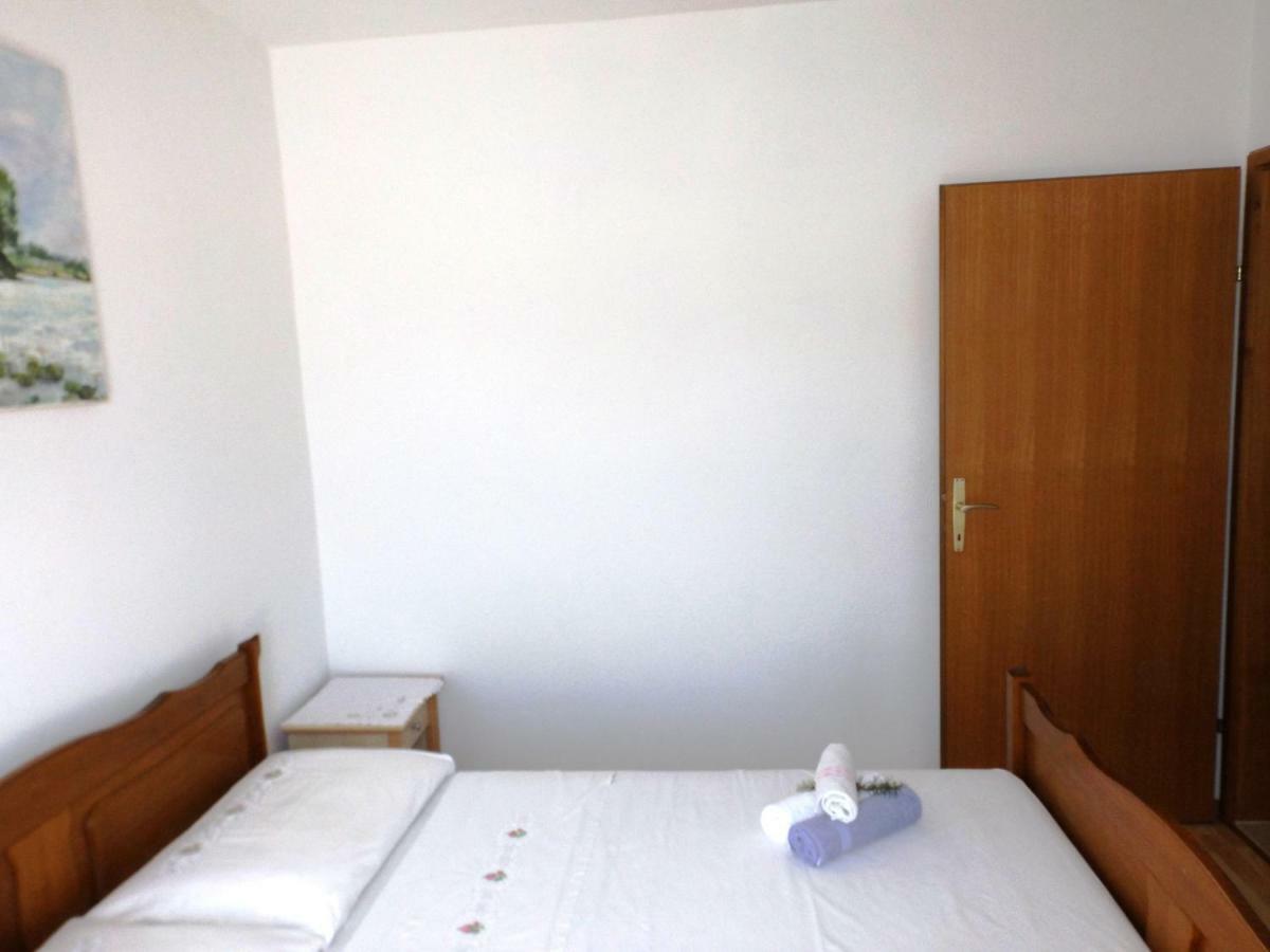 Apartman Canaki Splitska Εξωτερικό φωτογραφία